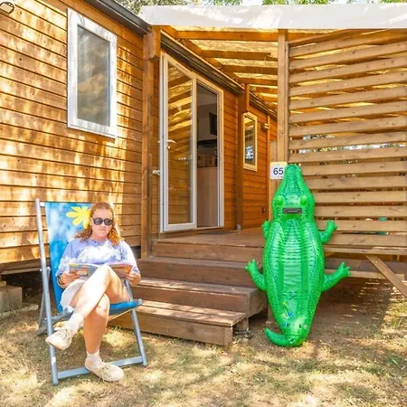 Camping Climatisé - 6 Pers. - Api-1-52-2764